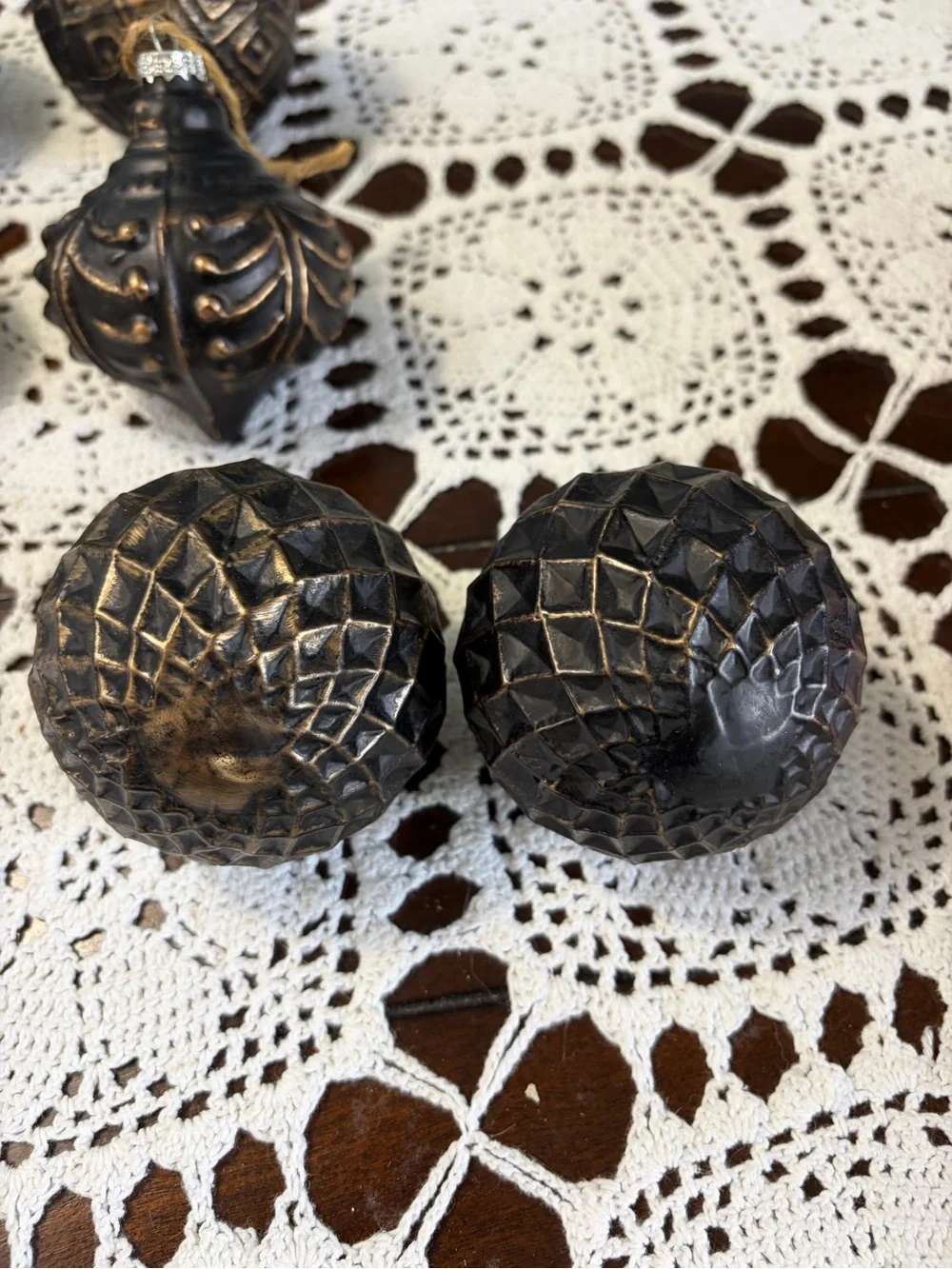Lenox Black and Gold Vintage Style Sculpted Holiday Ornament Set, 6-Pack